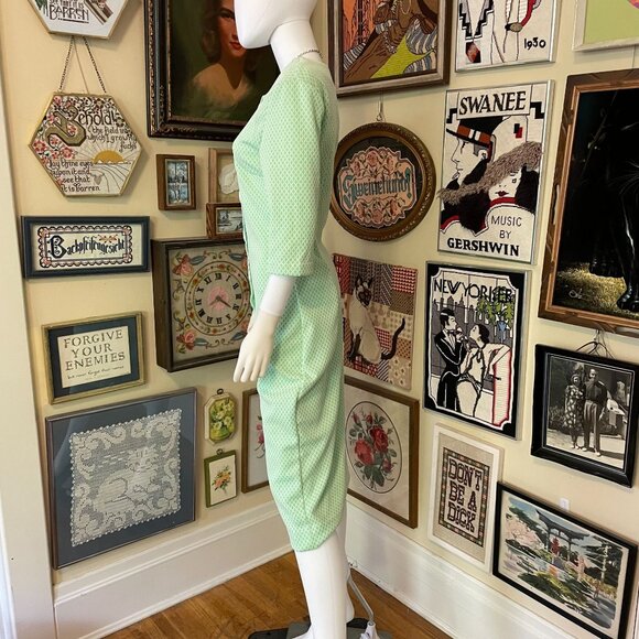 70s Vintage Green & White Polyester Button-Front Cropped Sleeve Shift Dress S - Picture 2 of 5